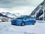 Полноприводный Toyota Prius стоит в США 2019 05